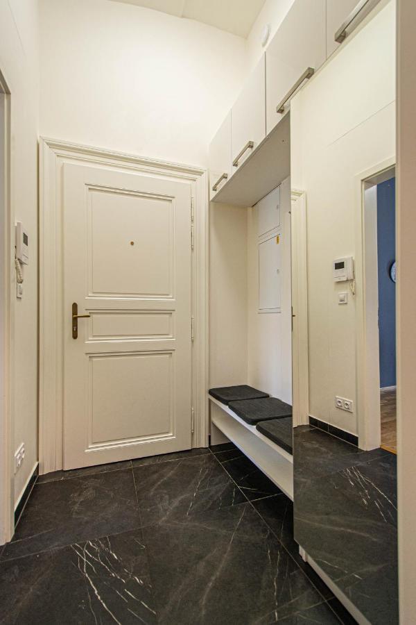 Stylish Apartment In Prague Best Gastronomic Area Buitenkant foto